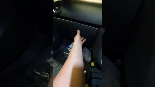 Removal of driver and passenger airbags vauxhall corsa D смотреть онлайн