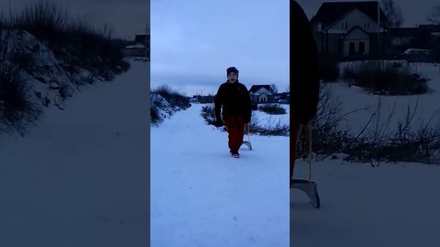 Я люблю зиму. Я катаюся на санках. смотреть онлайн