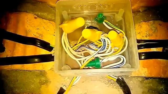 Типичные ошибки при распайке распределительной или ответвительной коробки. смотреть онлайн