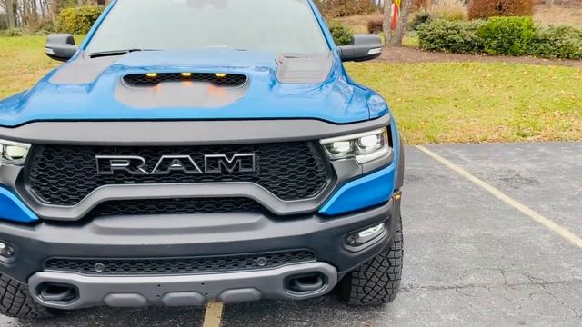 2021 RAM 1500 TRX in Hydro-Blue Pearl-Coat смотреть онлайн