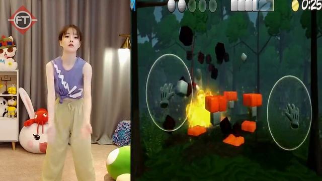 Phùng Đề Mạc chơi trò chơi Boom Ball for Kinect | 冯提莫玩游戏 Boom Ball for Kinect смотреть онлайн