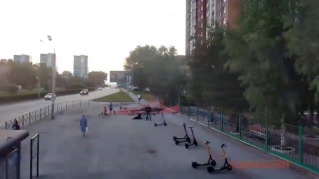 Взлетел выше 25 этажа, оказалось там такое... смотреть онлайн