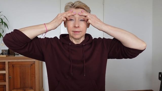 Как быстро избавиться от межбровных морщин Простая техника из 3-х упражнений смотреть онлайн