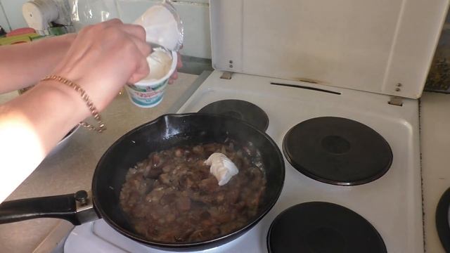 ГРИБЫ В СМЕТАНЕ???.(маслята)Таких Вкусных Грибов Вы Еще Не Ели.mushrooms in sour cream.подливка ужи смотреть онлайн