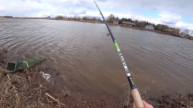 Рыбалка в МАЕ 2022. Рыбалка 2022 ВЕСНА. Рыбалка на фидер весной. смотреть онлайн