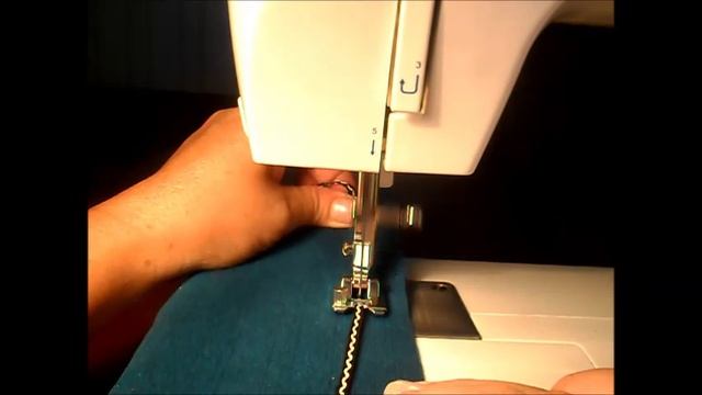 Лапка для пришивания тесьмы