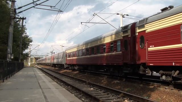 ЭП1-345 с поездом №307 Екатеринбург — Кисловодск смотреть онлайн