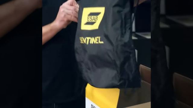 Распаковка сварочной маски ESAB SENTINEL A50 ? | #shorts смотреть онлайн