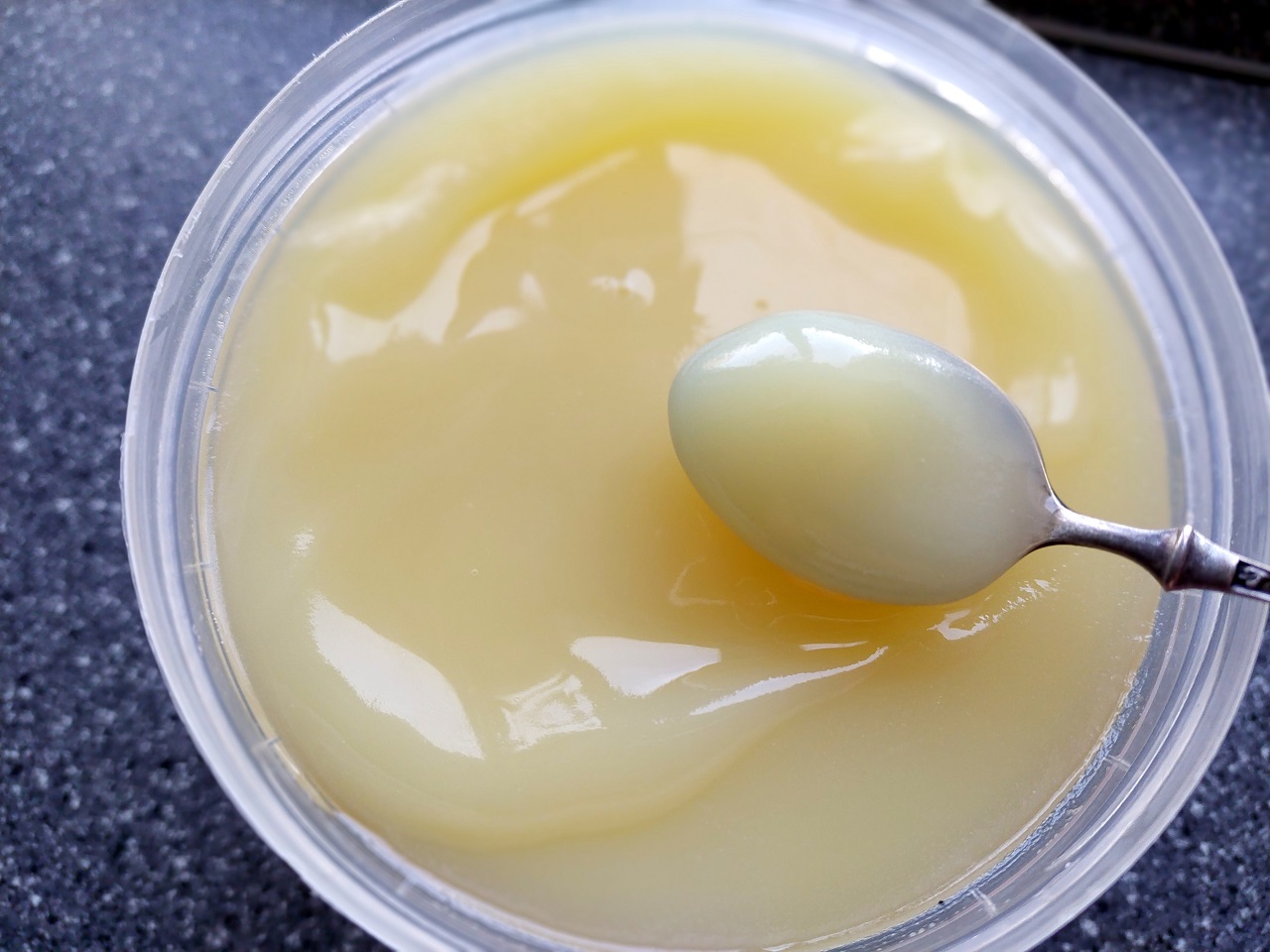 Топлю куриный жир. Его вкус является нейтральным.