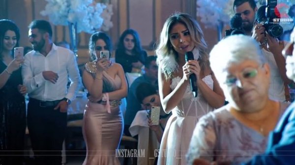 Дочка спела для родителей