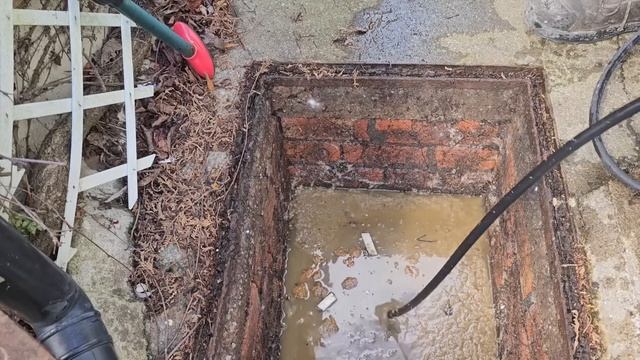 Blocked drains, horrible but satisfying. #blockeddrain #sewage #cloggeddrain смотреть онлайн