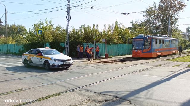 город Коломна - улица Гранатная. Ремонт трамвайных путей на трамвайной остановке. Что скажете? смотреть онлайн