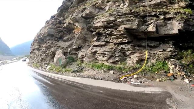 Какая красота, на байке по Гималаям! Полёт с 3000+ метров на параплане смотреть онлайн