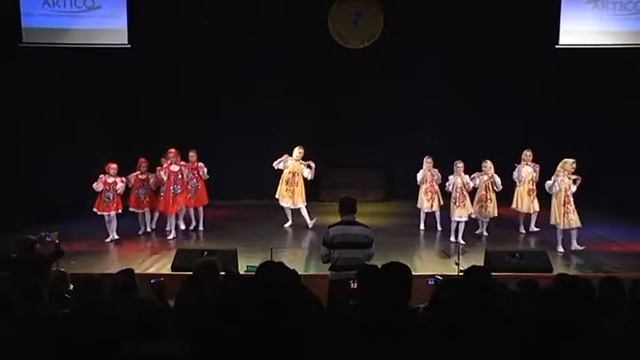 Танец "Матрешки". Балетная студия "Солнышко" (”Soarele”) смотреть онлайн