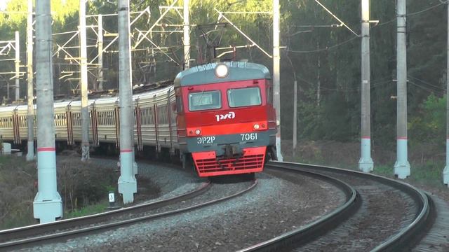 Электропоезда ЭР2Т-7159/7148, ЭР2Р-7061/7082 смотреть онлайн