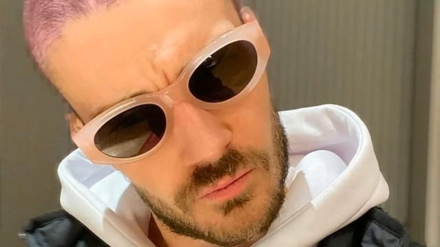 «Вы меня пугаете!»: «розовое преображение» мужа Лизы Боярской шокировало фанаток смотреть онлайн