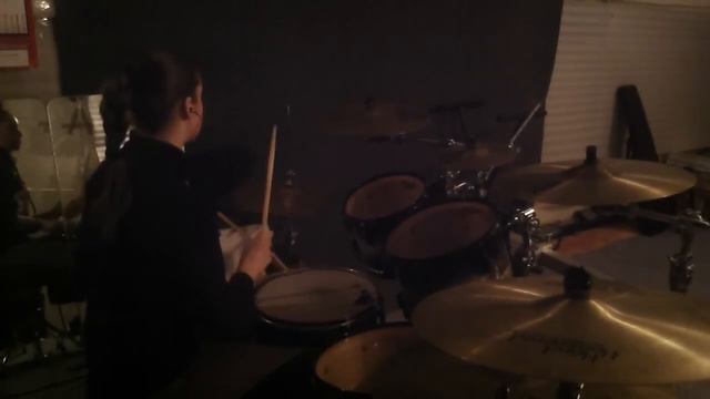 Metallica - Enter Sandman drum cover by Vitalina.avi смотреть онлайн