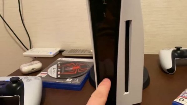 Как вставить или вытащить диск из PS5.