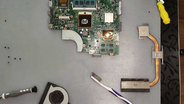 Чищу систему охлаждения Asus X44h