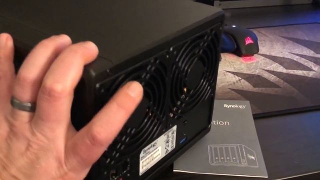 Synology DS918+ NAS Unbox and Setup смотреть онлайн