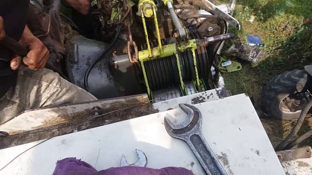 Замена диска сцепления на комбайне Claas Lexion 480 Ремонт. смотреть онлайн