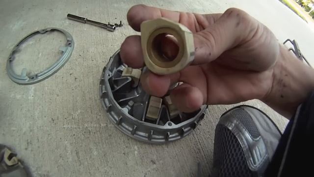 Damaged 18g Dr Pulley Sliders on 06 Suzuki Burgman 400 | MicBergsma смотреть онлайн
