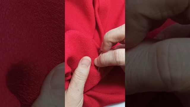 Как зашить маленькую дырочку по середине полотна. Вручную! Р смотреть онлайн