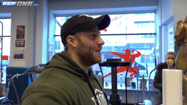 Bodybuilding Smalltalk im Olympic Hamburg | Mit Claus und Omid смотреть онлайн