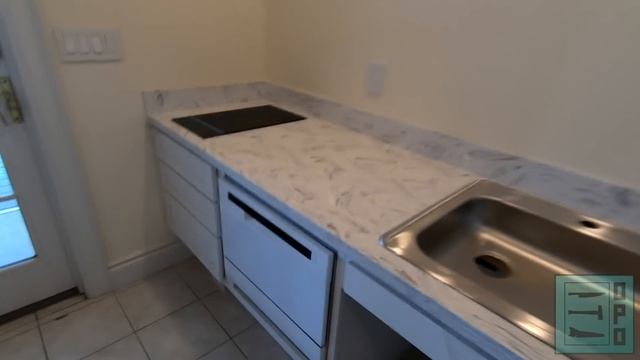 Закончили ремонт в маленькой кухне. Строительство в США. смотреть онлайн