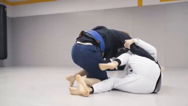 Бразильское джиу-джитсу в Combat Gym на Сухаревской смотреть онлайн