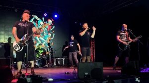 Выступление группы Включай Микрофон! на фестивале «Рок Нырок 2023»