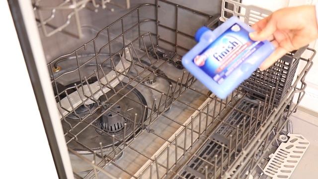 How To Clean Your Dishwasher || Finish Dishwasher Cleaner VS Vinegar смотреть онлайн