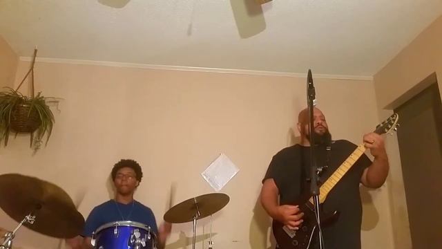 Sun n Eye Doom Metal jam on a Cort Starlite/Peavey XXL/Ludwig Accent Drive смотреть онлайн