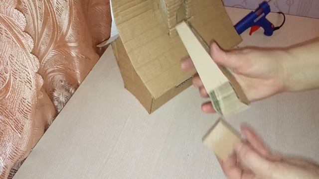 Домик из картона//поделка в школу,садик к новому году смотреть онлайн