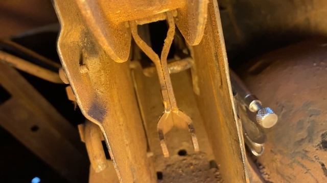 1958 Chevy Impala Trunk lid spring insertion. Deck Rod Torsion Bars. смотреть онлайн