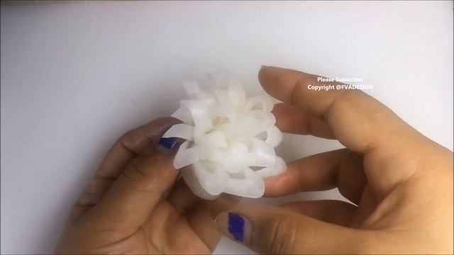 Beautiful White Radish Flower Accompanying by Lovely Carrot and Leaf Design. смотреть онлайн