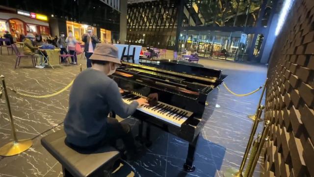 【最高音質】FFオタクが本気で弾くメインテーマに拍手が鳴り止まない！？【ストリートピアノ】ファイナルファンタジー/Final Fantasy Main Thema by菊池亮太 смотреть онлайн