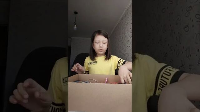 Медине 9 лет! Распаковка бокса! смотреть онлайн