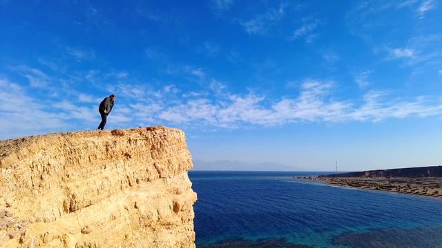 I FOUND PARADISE IN EGYPT! South Sinai Adventures (Part 1) الجنة في مصر Travel Vlog смотреть онлайн