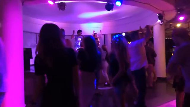 Дискотека в Сочи !#сочи#sochi #танцпол смотреть онлайн