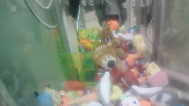 Как обменять маленькие игрушки на больше в автомате-хватайки!!! Играю и рассказываю! смотреть онлайн