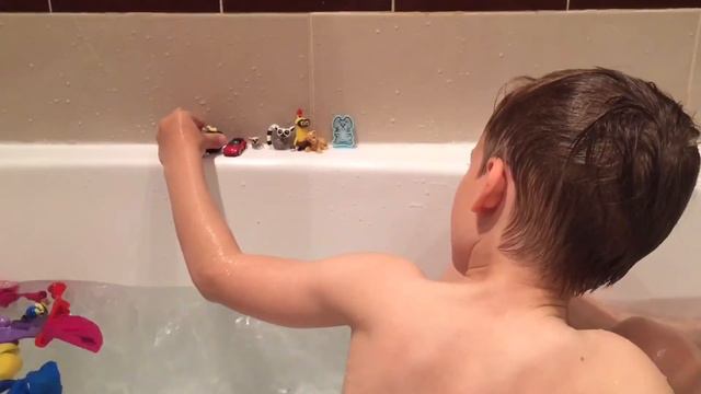 Мультик ПуЛьТиК играем в ванной и учимся говорить по Русски, Aprender Ruso Jugando