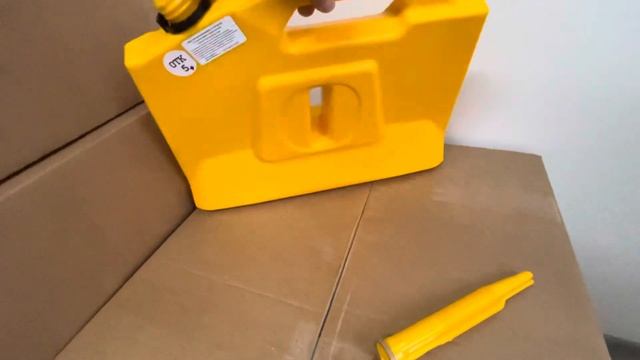 Канистра Tesseract 10л на кофр BRP Outlander