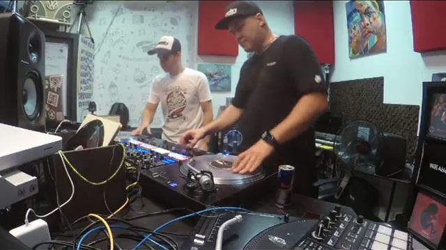 Freestyle Dj Erik & PatyFon @ Scratch Dj School смотреть онлайн
