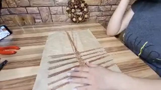 Плетеная Овальная Корзина Из Газетных Трубочек смотреть онлайн