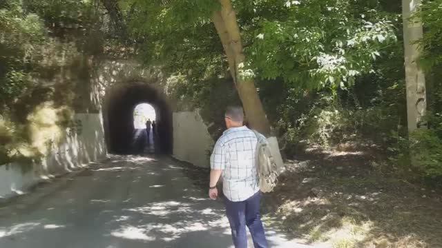 Прогулка по Ушаковой балке, пляж в центре Севастополя. смотреть онлайн