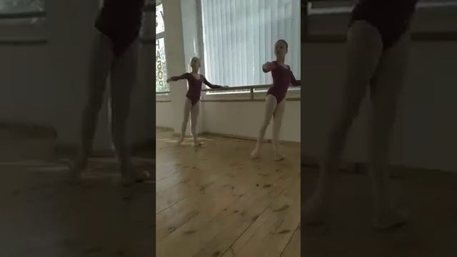 Дистанционное обучение по балету Батман тандю жэте смотреть онлайн