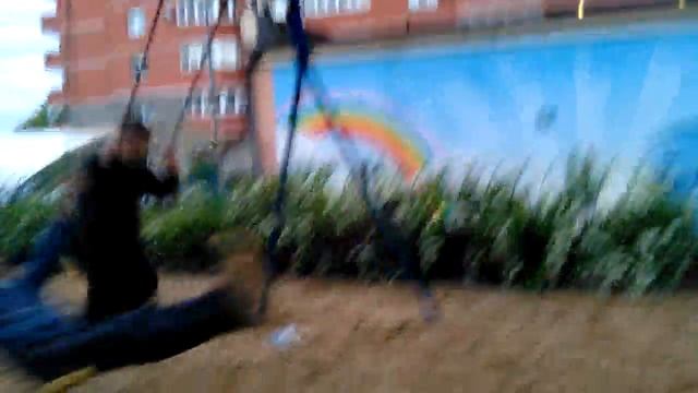 Сальто назад на качелях