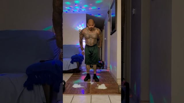 36 Hour Fast 1279 Day's Straight Of Burpees 125 1 Pump Burpees w Rocking Chair UNBROKEN смотреть онлайн