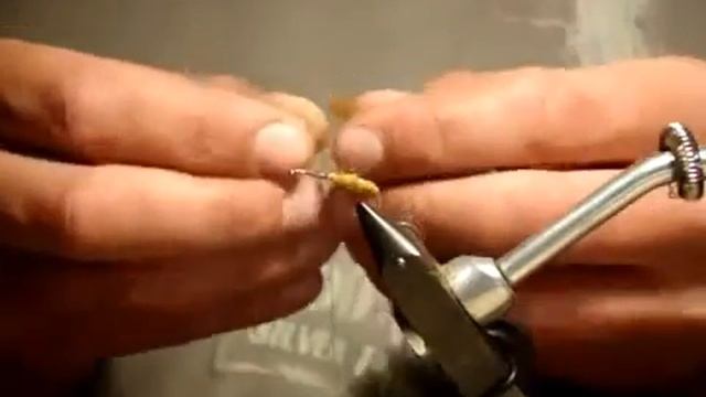 Вязание мушки Ручейник для ловли ленка и хариуса смотреть онлайн